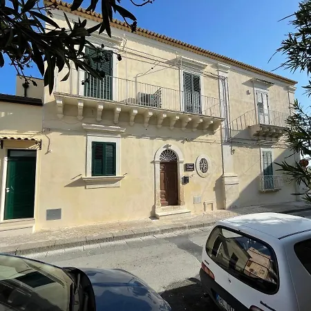 Konukevi Casa Crispi Noto