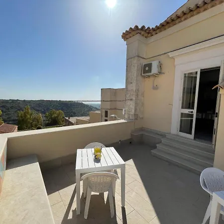 Casa Crispi 3*