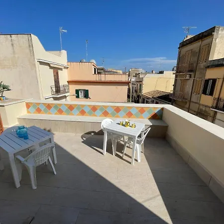 Casa Crispi 3*