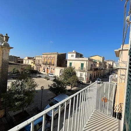 Konukevi Casa Crispi 3*