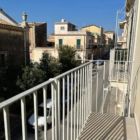 Casa Crispi Guest house *