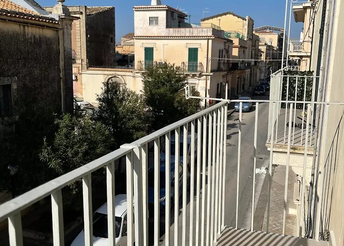 Casa Crispi Πανσιόν 3*